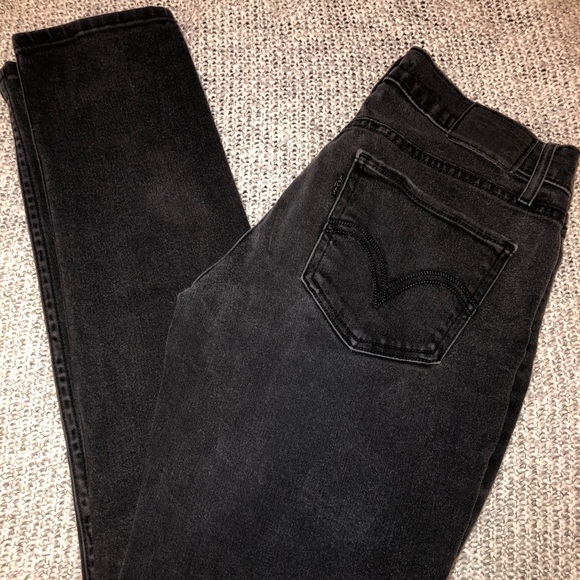 (SOLD) 524 Levi’s Skinny Jeans - Picture 1 of 6